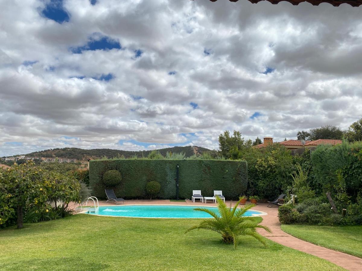 Gasthaus Jardin De La Yedra Caces Exterior foto