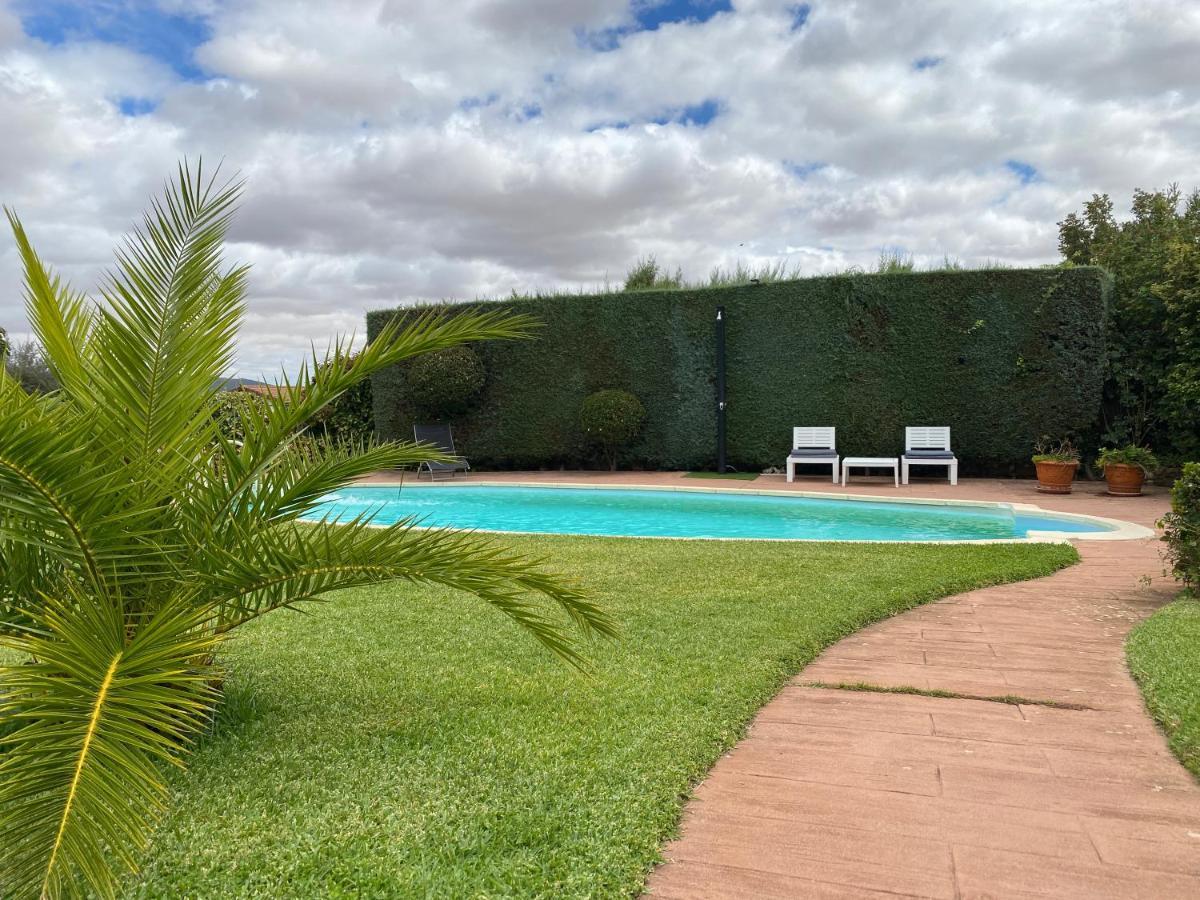 Gasthaus Jardin De La Yedra Caces Exterior foto