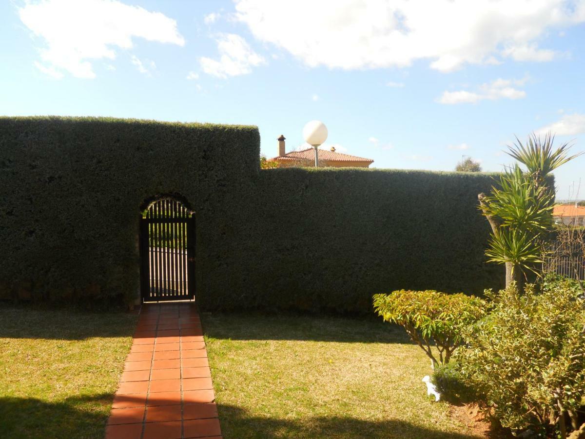 Gasthaus Jardin De La Yedra Caces Exterior foto