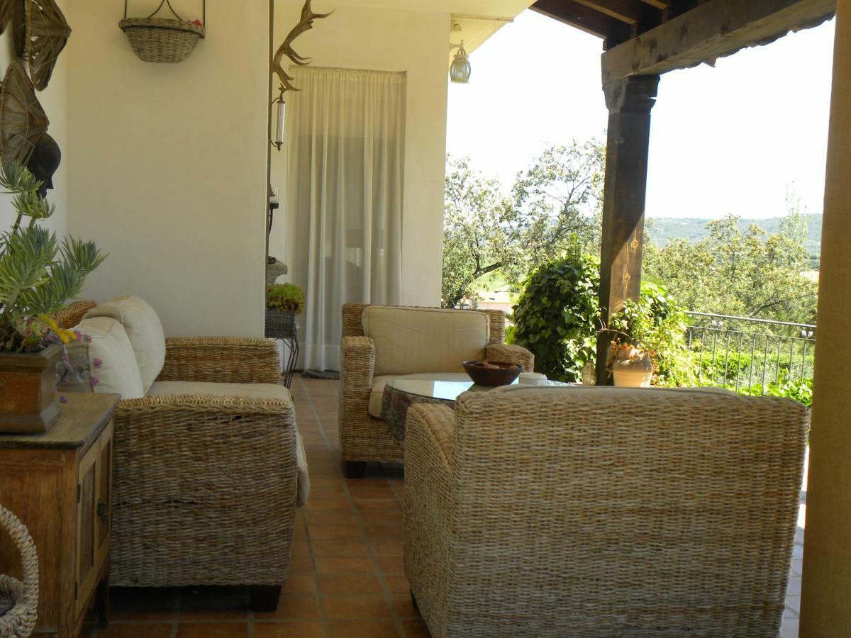 Gasthaus Jardin De La Yedra Caces Exterior foto
