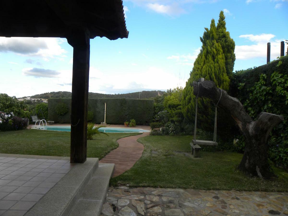 Gasthaus Jardin De La Yedra Caces Exterior foto