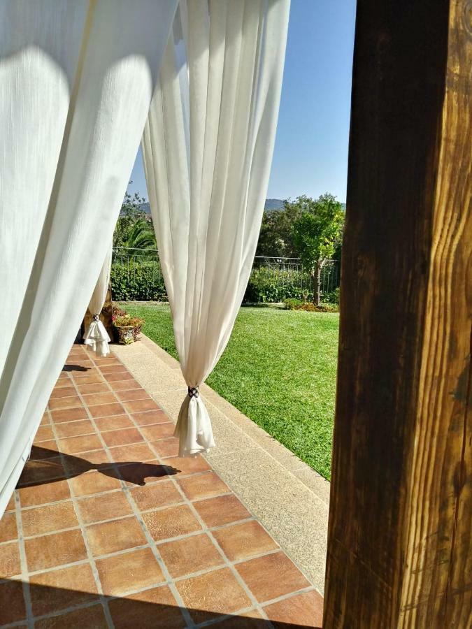 Gasthaus Jardin De La Yedra Caces Exterior foto